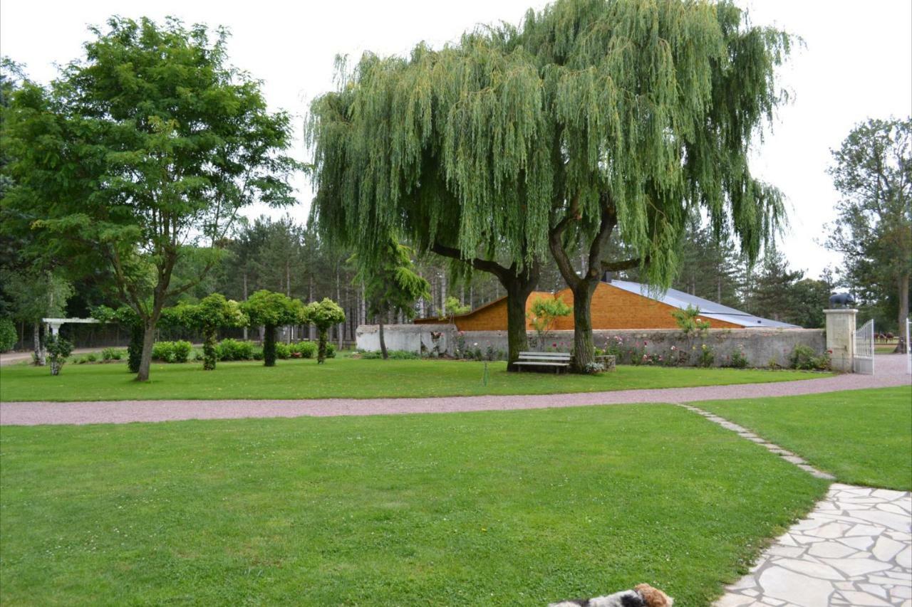Le Domaine Des Bois Bed and Breakfast Mauzé-Thouarsais Εξωτερικό φωτογραφία